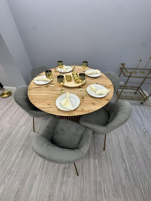 Duplex Com Jacuzzi Em Olival Basto Lissabon